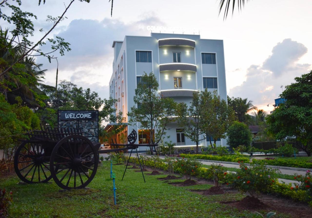 Golden Dream Hotel Mawlamyine Buitenkant foto