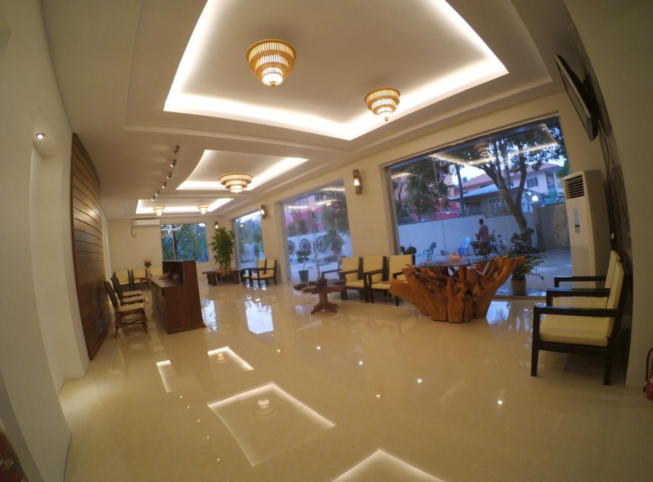 Golden Dream Hotel Mawlamyine Buitenkant foto