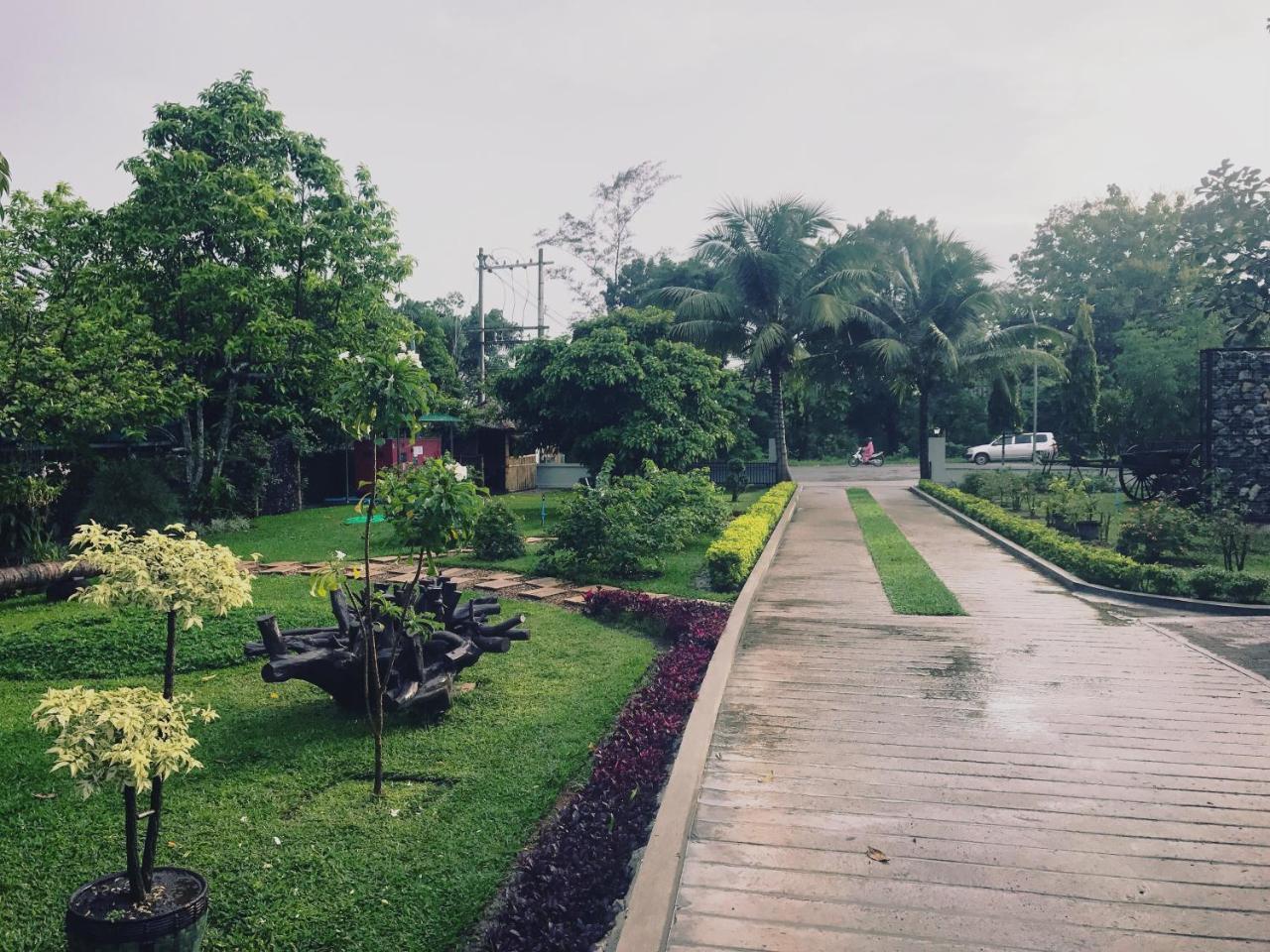 Golden Dream Hotel Mawlamyine Buitenkant foto